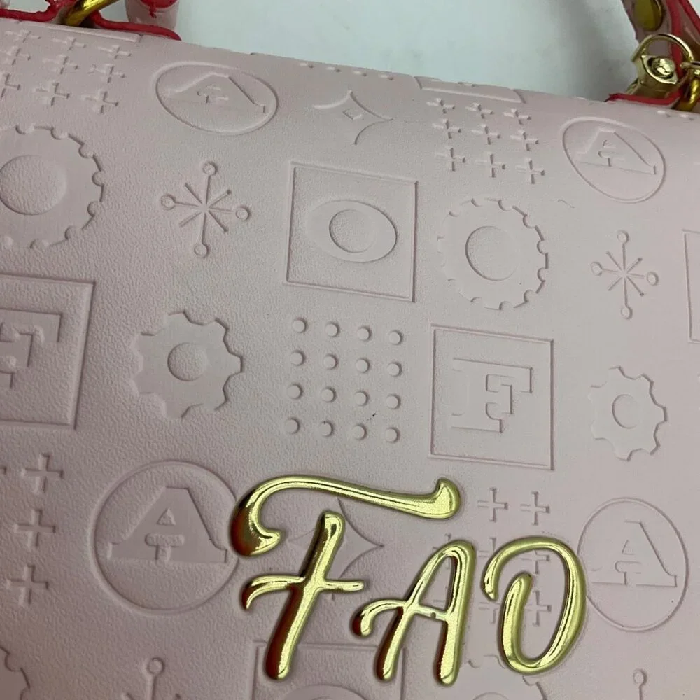 FAO Schwarz girl Glamour Go Designer Purse Embossed Logo print & bag charm - Picture 6 of 16